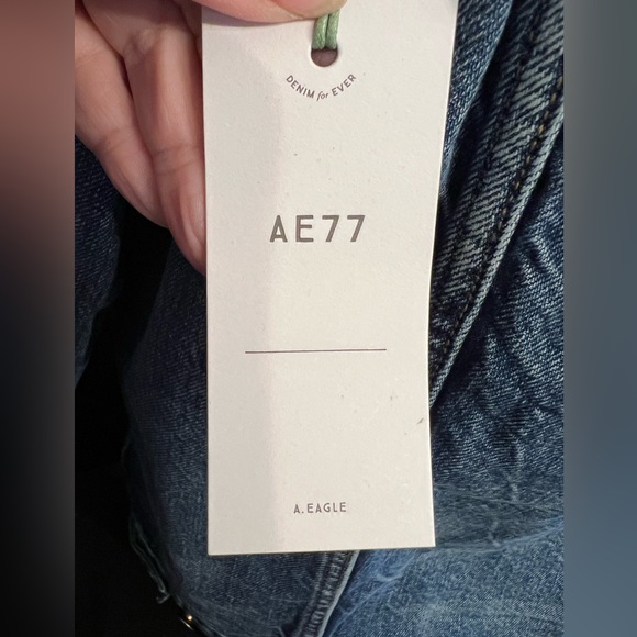 AE77 American Eagle NWT Women's Distressed Jean Jacket. Size S 1334 - Picture 10 of 10